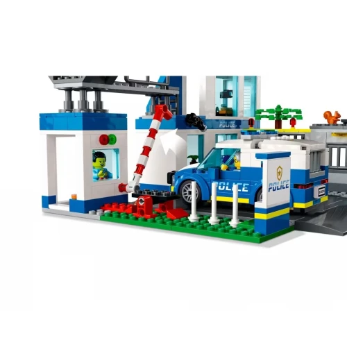Set construcție Lego City Police Station, 668 elemente cumpăra în Chișinau
