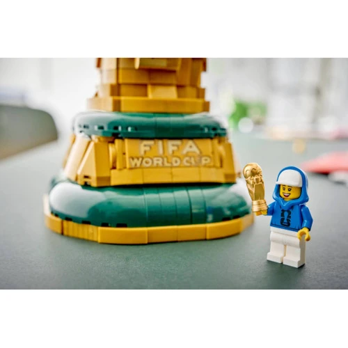 Конструктор Lego Editions Официальный трофей Кубка мира FIFA 43020, 2842 элемента купить в Кишиневе