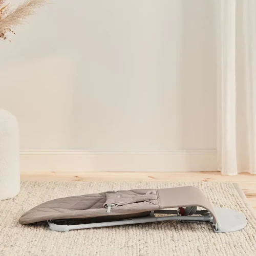 Balansoar BabyBjorn Bliss Woven Petal Quilt, Sand Grey cumpăra în Chișinau