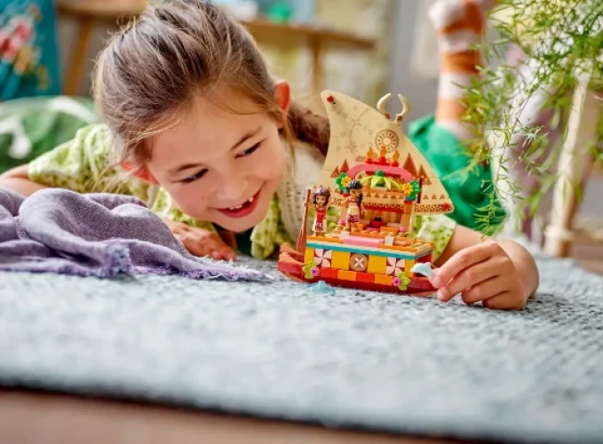 Set constructie Lego Disney Moana's Wayfinding Boat, 321 elemente cumpăra în Chișinau