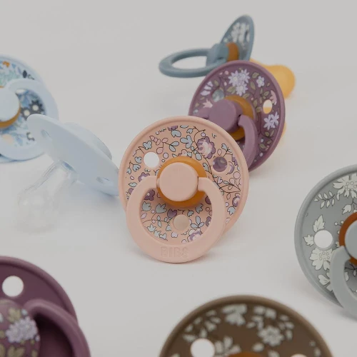 Пустышка круглая латексная Bibs Liberty Chamomile Lawn & Baby Blue (6-18 мес), 2 шт. купить в Кишиневе