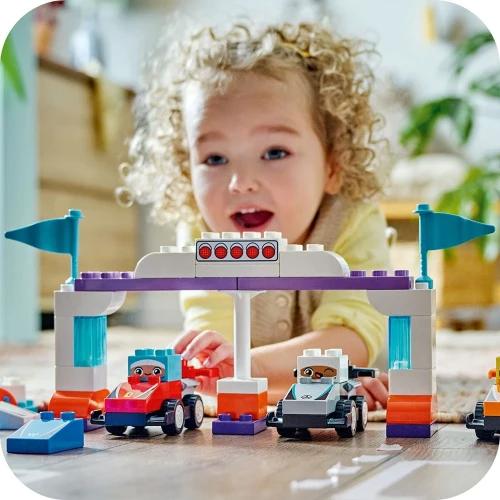 Конструкторы Lego Duplo F1 Team Race Cars & Drivers, 70 элементов купить в Кишиневе