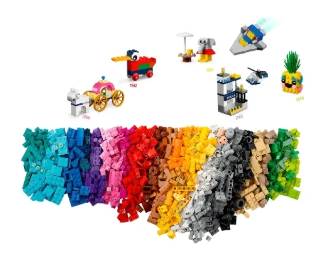 Конструкторы Lego Classic 90 Years of Play, 1100 элементов купить в Кишиневе