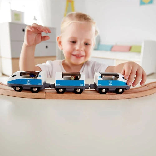 Tren de jucărie Hape Intercity cu trei vagoane și două figurine, alb-albastru cumpăra în Chișinau