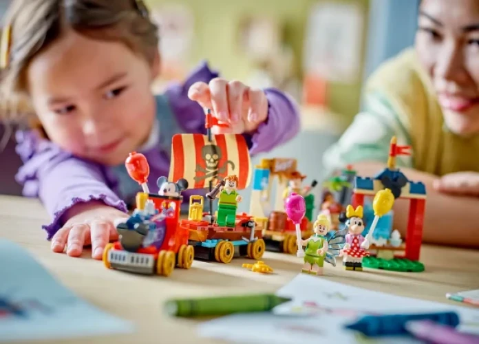 Set constructie Lego Disney Celebration Train, 200 elemente cumpăra în Chișinau