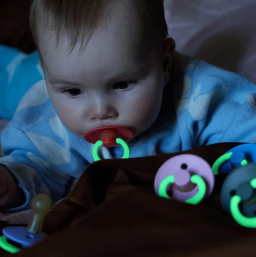 Пустышка круглая латексная Bibs Glow Grape, 6-18 мес. купить в Кишиневе