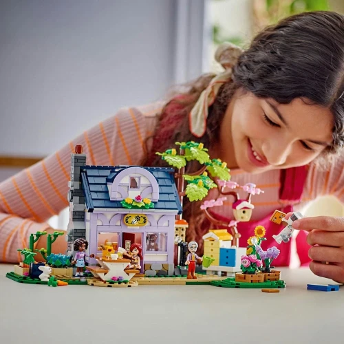 Конструкторы Lego Friends Beekeepers' House and Flower Garden, 1161 элементов купить в Кишиневе