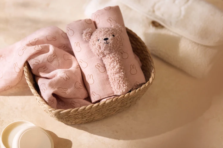 Jucărie zornăitoare Jollein Teddy Bear Wild Rose cumpăra în Chișinau