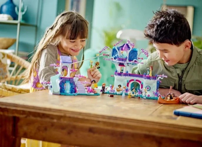 Set constructie Lego Disney The Enchanted Treehouse, 1016 elemente cumpăra în Chișinau