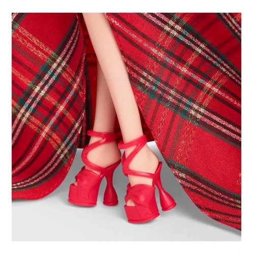 Păpușă de colecție Barbie Mattel Holiday 2024, blondă, în rochie roșie în carouri cumpăra în Chișinau