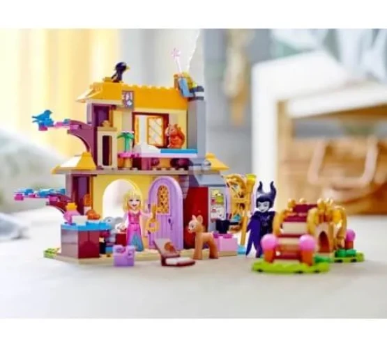 Constructor Lego Disney "Casa pădurii Frumoasa Adormită" (300 el.) cumpăra în Chișinau
