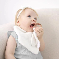 Набор нагрудник с двумя сторонами и игрушка для прорезывания зубов BabyJem, Ecru купить в Кишиневе. Фото 6