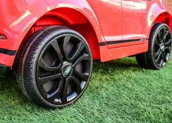 Машина на аккумуляторе KidsCar Range Rover EVOQUE Красный купить в Кишиневе. Фото 13