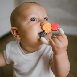 Погремушка BabyOno Shapes Multicolor с прорезывателем для зубов купить в Кишиневе. Фото 6