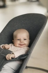 Кресло-шезлонг BabyBjorn Bliss Charcoal Grey, 3D Jersey купить в Кишиневе. Фото 4