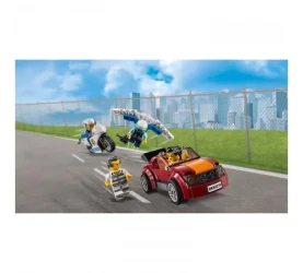 Конструктор Lego City "Воздушная полиция: авиабаза" (529 дет.) купить в Кишиневе. Фото 16