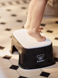 Înălțător baie BabyBjorn Step Stool Deep Black/White cumpăra în Chișinau. Foto 2