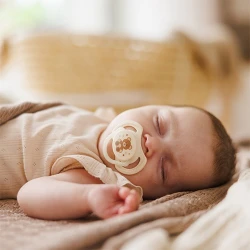 Suzetă simetrică din silicon BabyOno Night & Day Caramel & Creamy (0-6 luni), 2 buc. cumpăra în Chișinau. Foto 6
