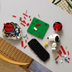 Конструкторы Lego Ideas Peanuts: Snoopy's Doghouse, 964 элементов купить в Кишиневе. Фото 8