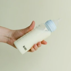 Набор полипропиленовых бутылочек + 2 соски Bibs Grow & Flow Ivory, 150 мл, 270 мл купить в Кишиневе. Фото 5