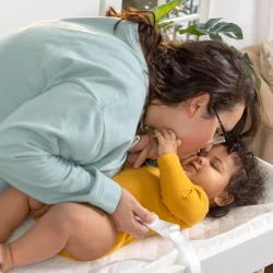 Saltea de înfășat Bright Starts Ingenuity Summer White, 40x81x9 cm cumpăra în Chișinau. Foto 3