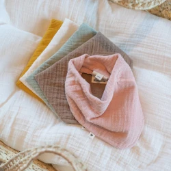 Хлопковый слюнявчик Bibs Bandana Blush купить в Кишиневе. Фото 3