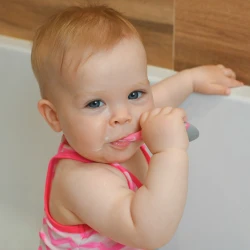 Зубная щетка из пластика Akuku Pink&Grey (0-2 года) купить в Кишиневе. Фото 4