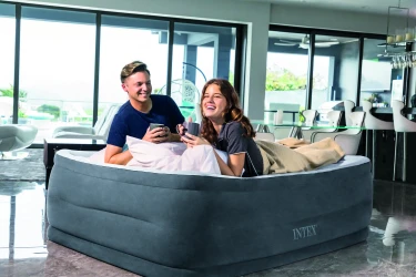 Надувной матрас Intex Velur Queen Comfort-Plush High-Rise со встроенным электрическим насосом 220 В купить в Кишиневе. Фото 4