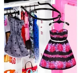 Set Barbie "Dulap-valiză pentru haine cu o păpușă" cumpăra în Chișinau. Foto 9