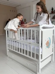 Patut Kuzea Ursulet Alb pe balansoar cu sertar cumpăra în Chișinau. Foto 5
